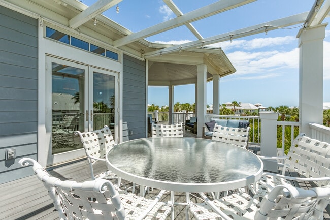 Building Photo - 681 Ocean Palm Way