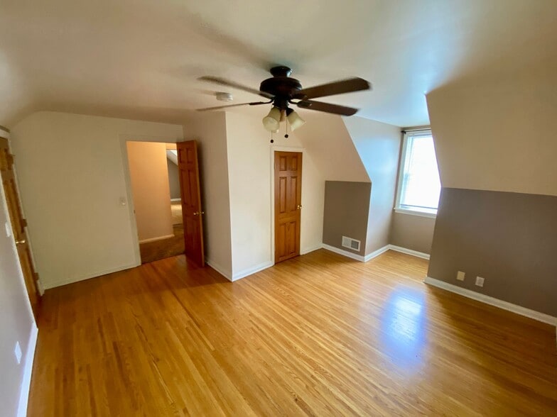 Building Photo - 35 Westmoreland Dr