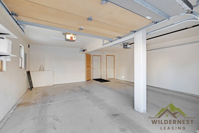 Building Photo - WINTER RENTAL-Beautiful 2 Bedroom Townhome Near Shops/Dining with Garage in Frisco, utilities inc...