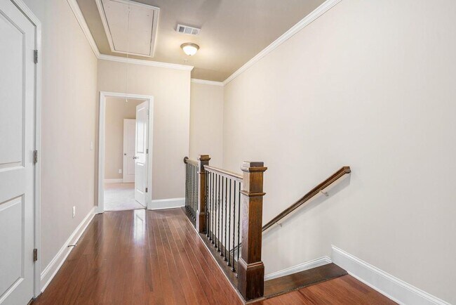 Building Photo - 612 Luckett Ct