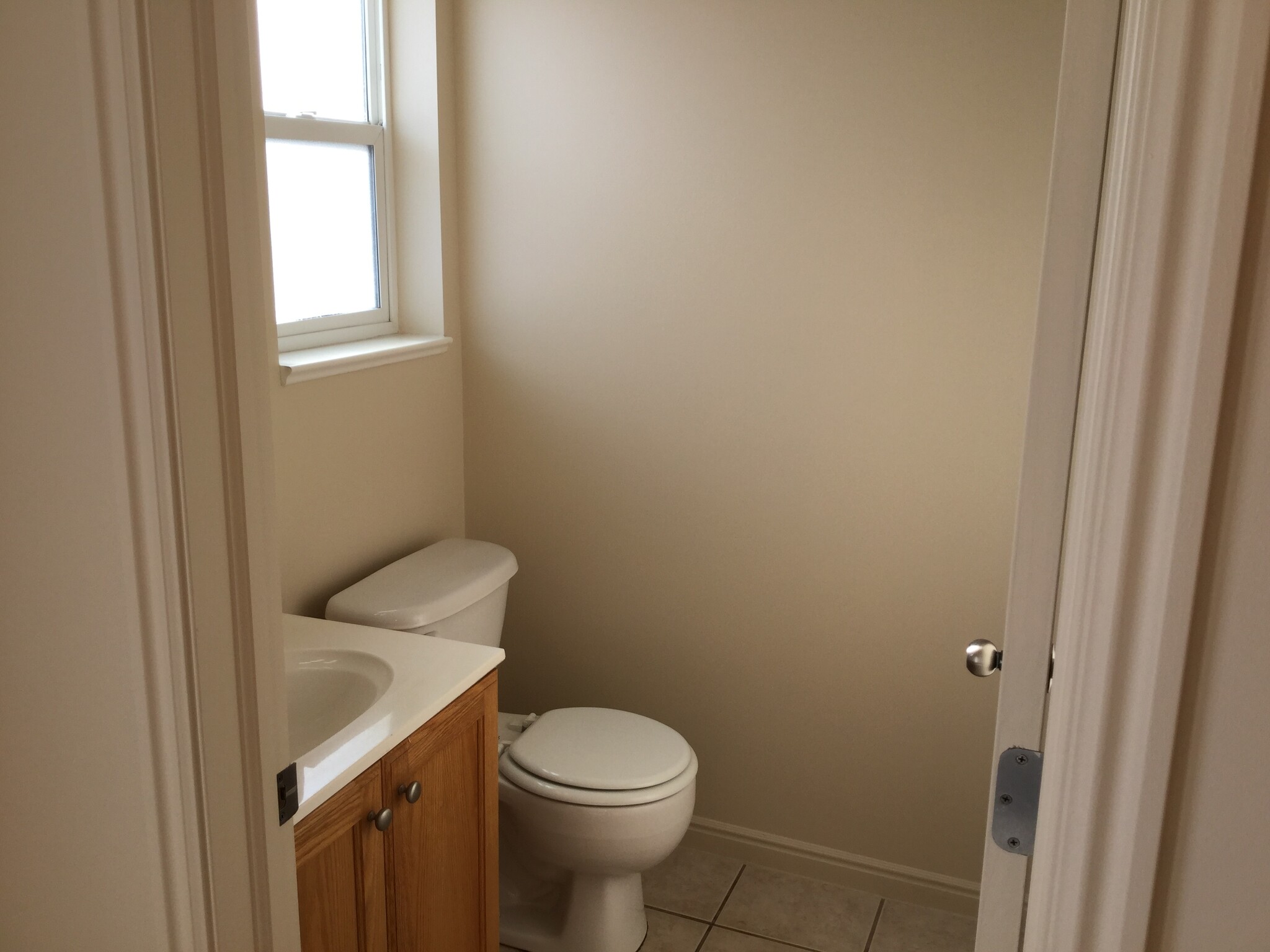 Building Photo - 479 Raven Way