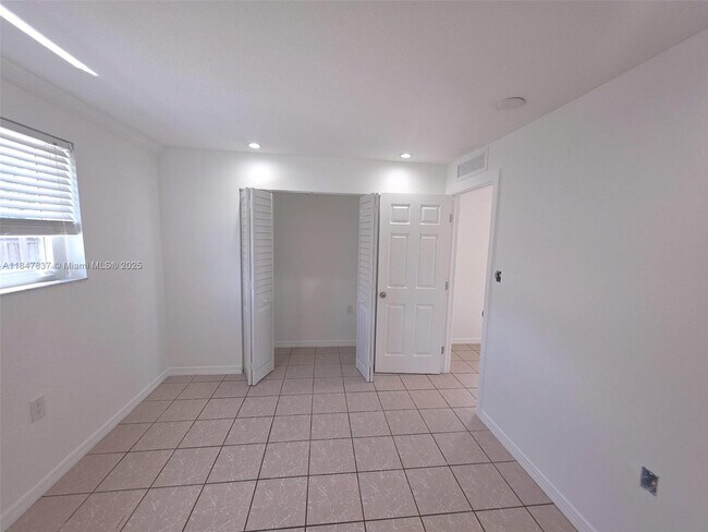 Building Photo - 9971 Dominican Dr