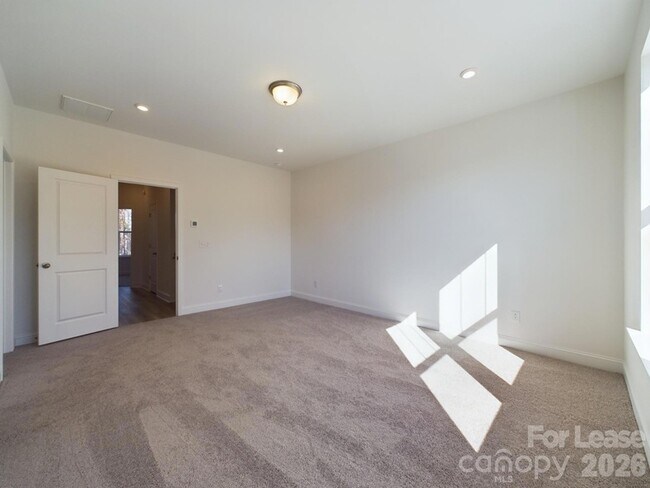 Building Photo - 15337 Ballancroft Pkwy