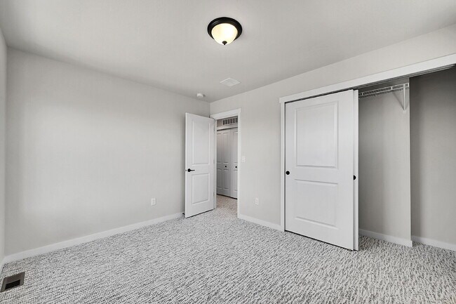 Building Photo - $2,650 - 4 bed, 3.5 bath updated home in C...