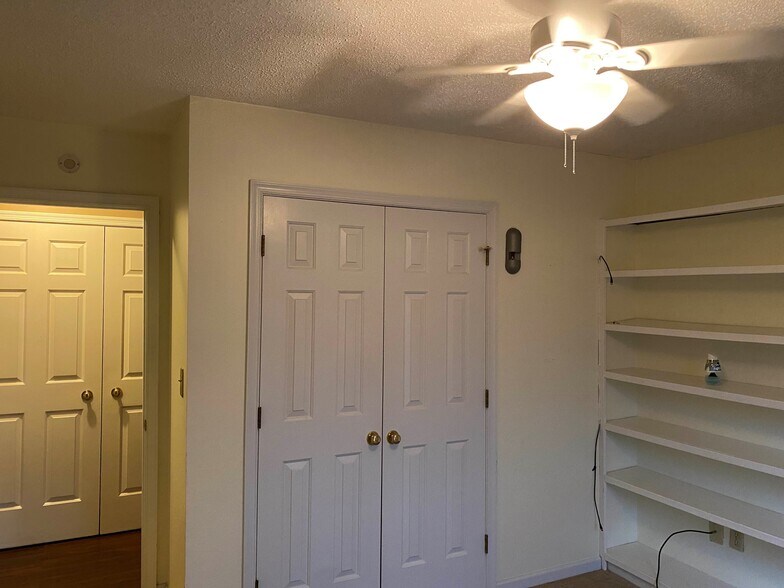 Bedroom 3/Study - 115 Hyacinth Lane