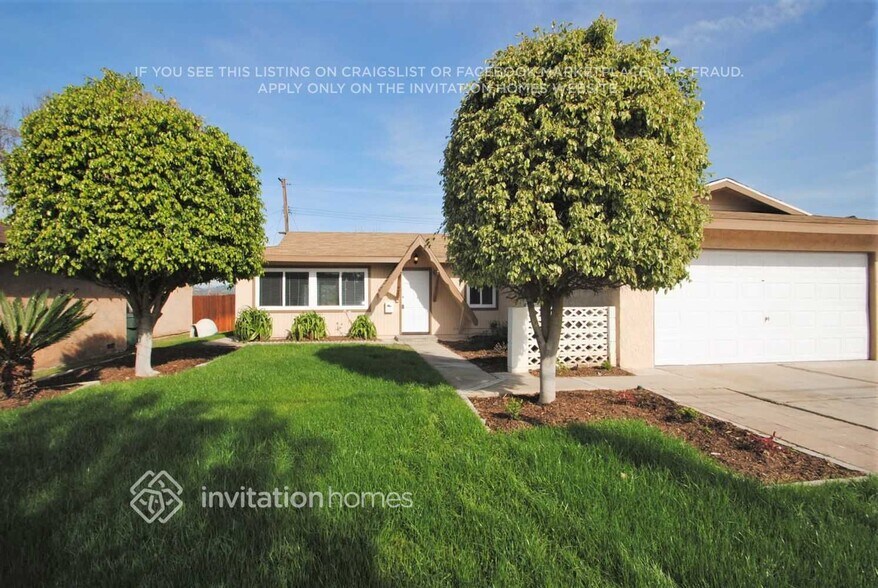 Primary Photo - 731 Las Lomas Dr