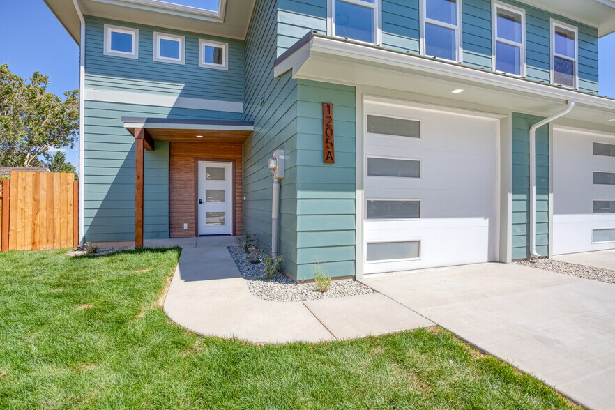 Building Photo - 1205 Fuller St