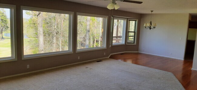 Building Photo - 46 Acceso Cir