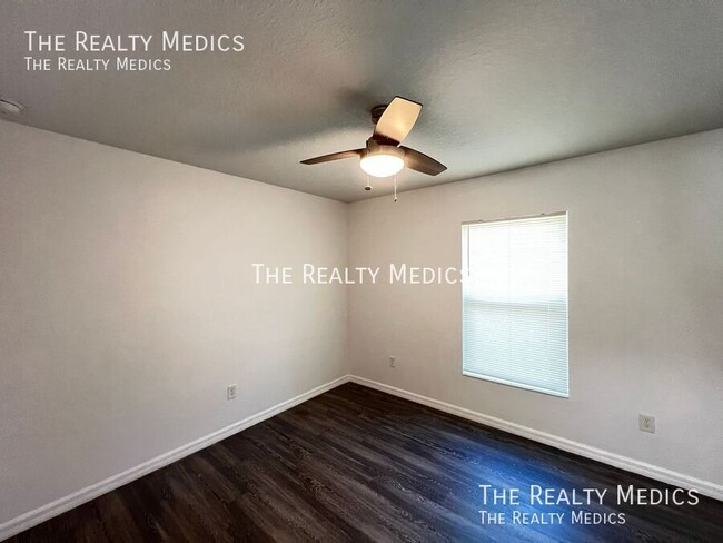 Building Photo - 125 Fisher Ct