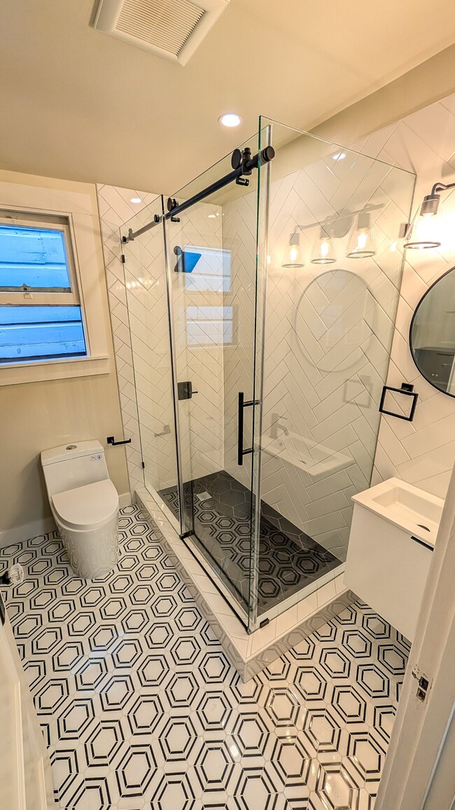 Building Photo - 32 Danvers St