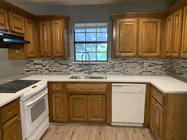 Building Photo - 649 Fire Light Dr