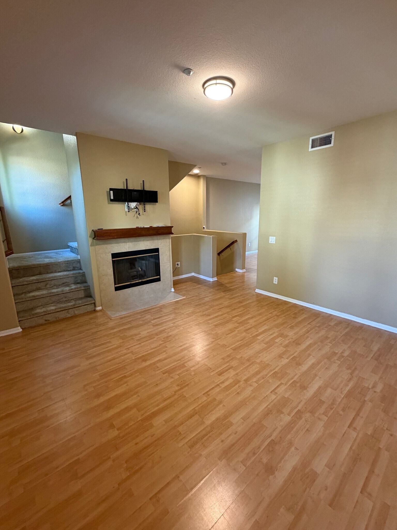 Building Photo - 2285 Huntington Point Rd