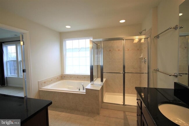Building Photo - 609 Ellison Dr
