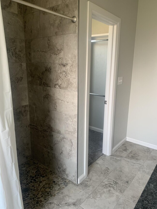 Building Photo - 202 Northwest Granite Avenue