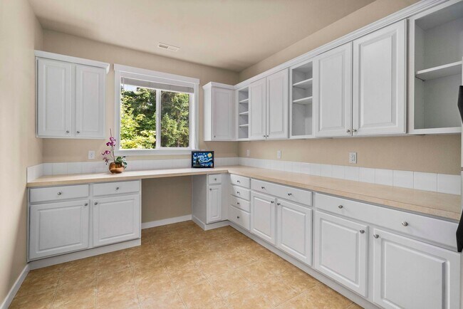 Building Photo - 2030 Nelson St