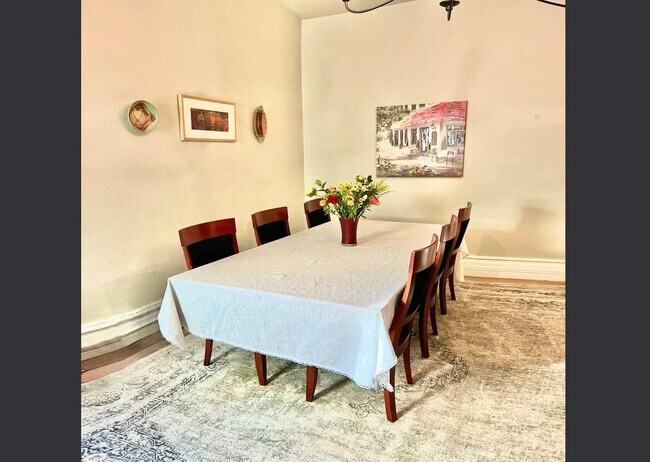 Building Photo - 437 N 700 W