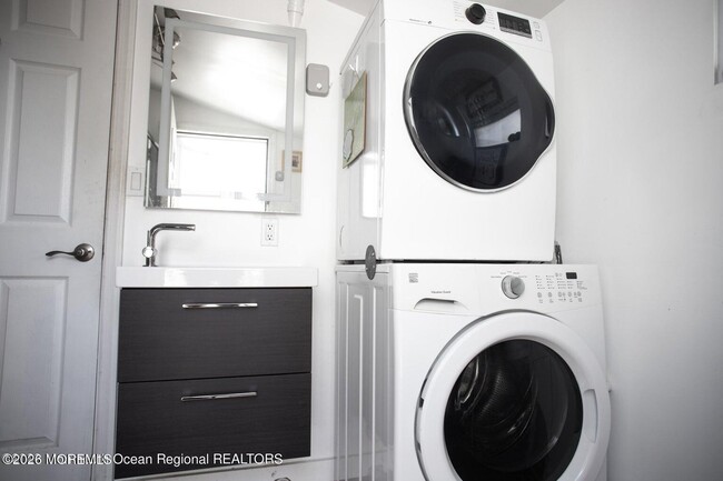 Building Photo - 201 Hamilton Ave