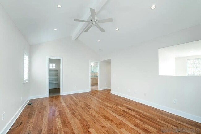 Building Photo - 308 Palm Ave
