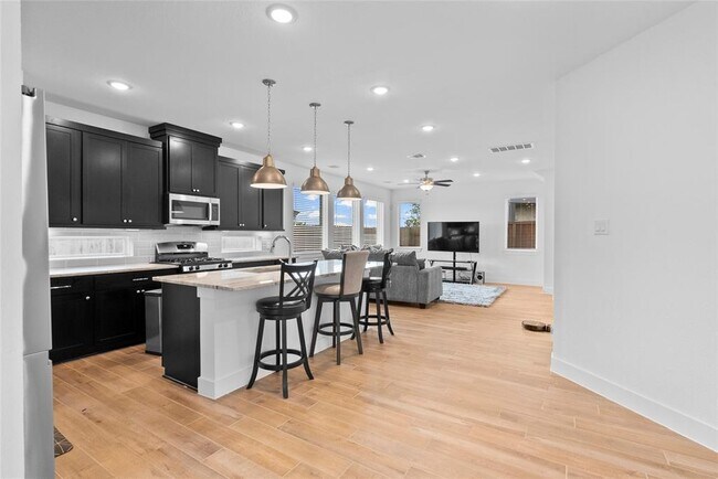 Building Photo - 7831 Swooping Swallow Ln