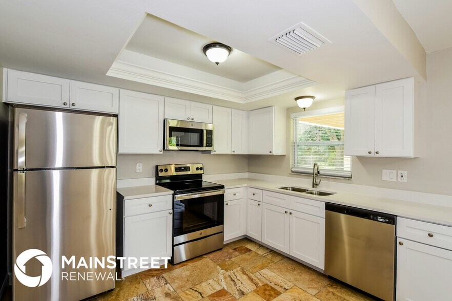 Building Photo - 1326 SW 10th Pl
