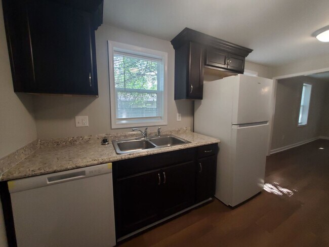 Building Photo - 2618 Graham Rd