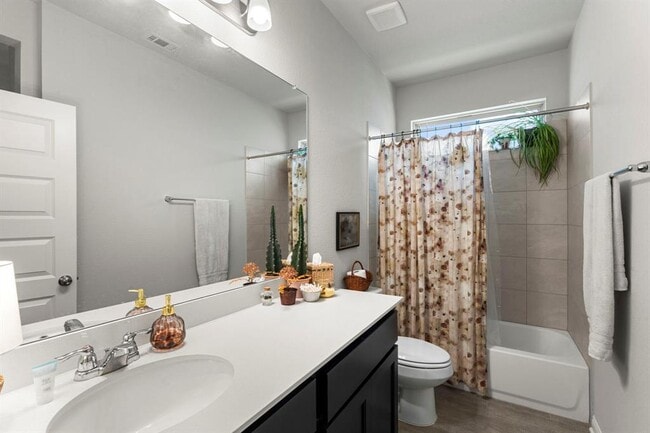 Building Photo - 12402 Zenyatta Dr