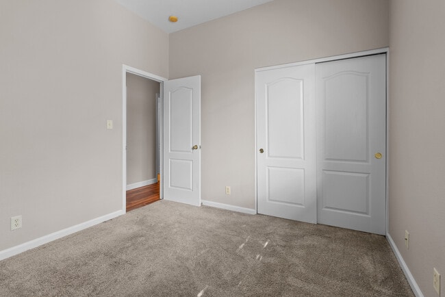 Building Photo - 2720 Avenida De Landa