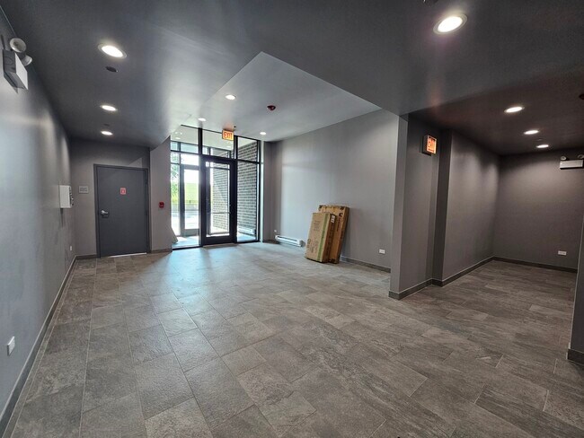 Building Photo - 2807 S Halsted St
