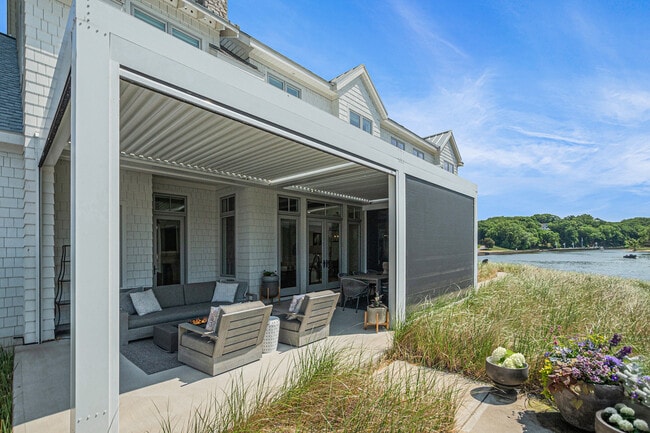 Building Photo - 6736 Saugatuck Bch Rd