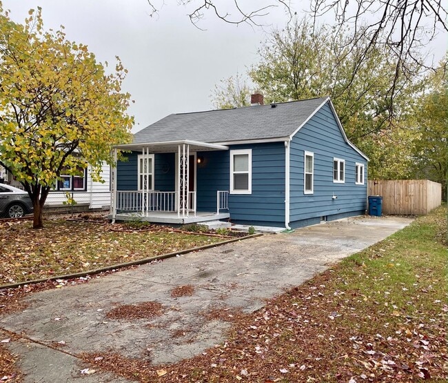 Primary Photo - Charming 2-Bedroom Home with Stylish Upgra...
