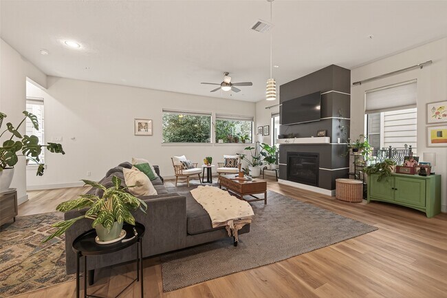 Building Photo - 1620 McDonald St