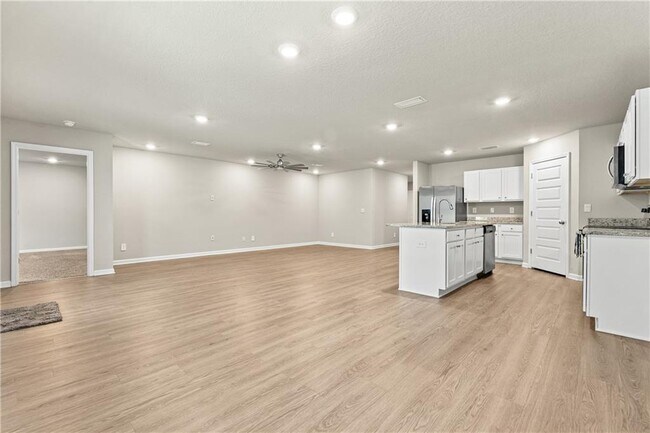 Building Photo - 6028 Creek Side Trl