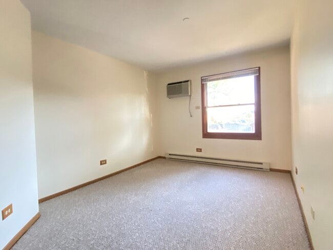Building Photo - 1352 Cunat Ct