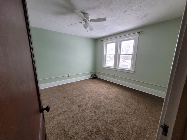 Building Photo - 857 Newton Ave