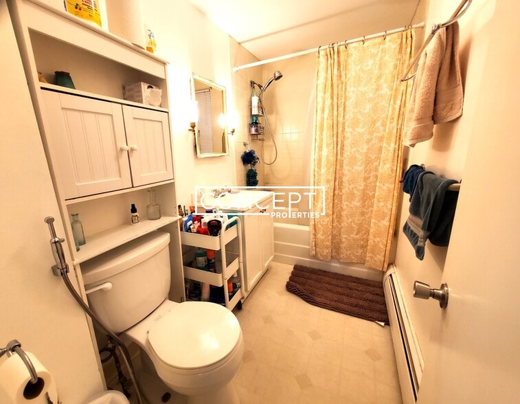 Building Photo - 2 Gilson Terrace