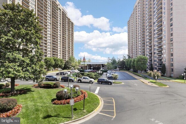 Building Photo - 3705 S George Mason Dr