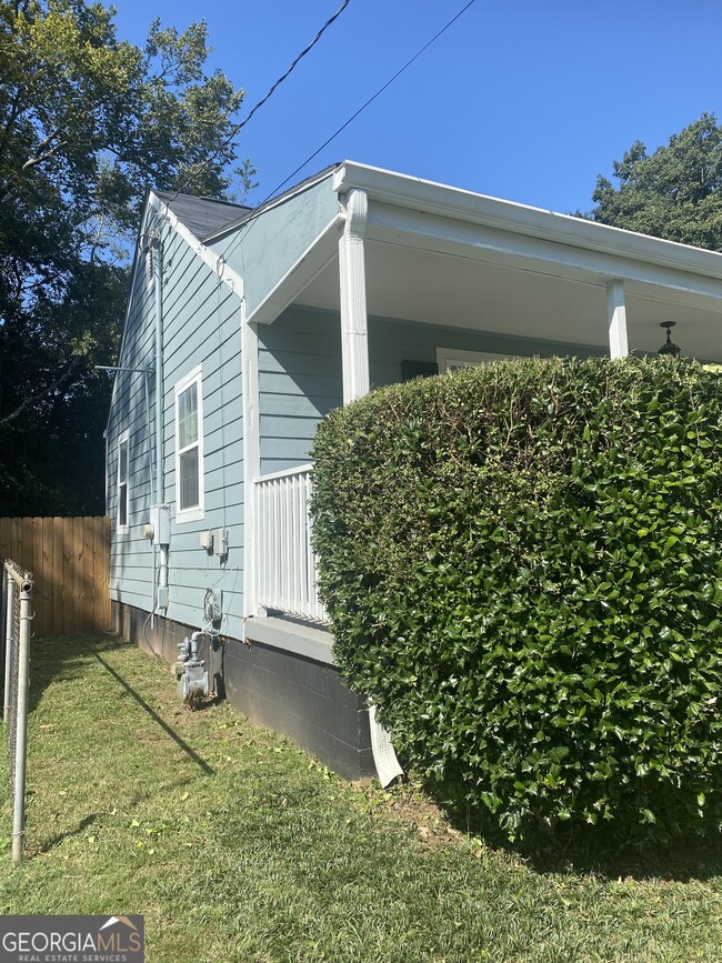 Building Photo - 2506 Eastwood Dr