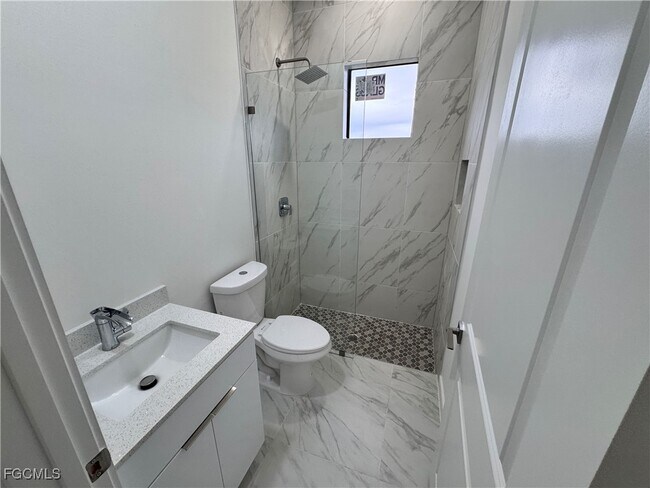 Building Photo - 1027 Kismet Pkwy W