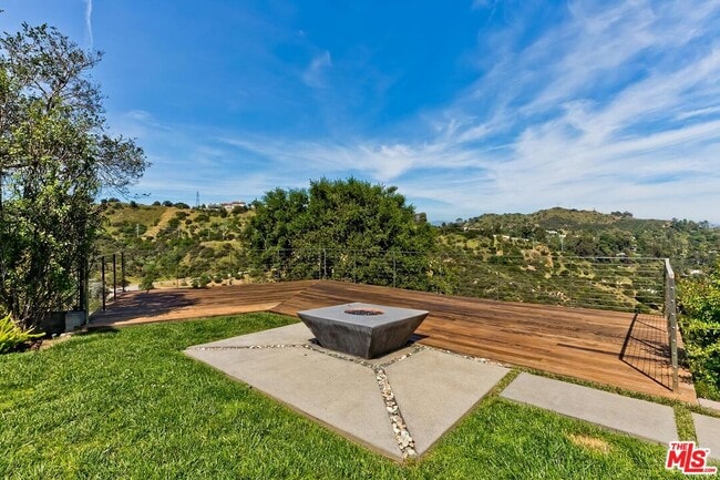 Building Photo - 2670 Carmar Dr