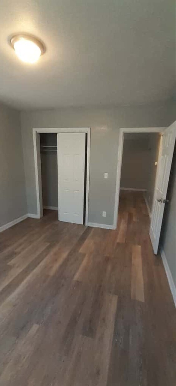 Building Photo - 1824 W 14th St