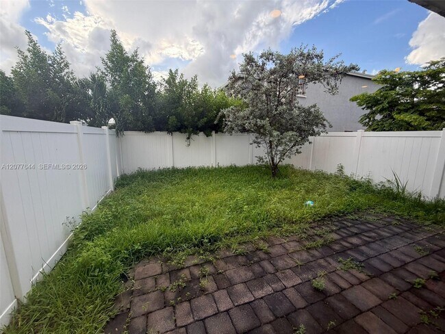 Building Photo - 1763 SE 8th Terrace