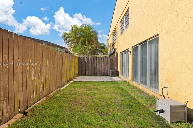 Building Photo - 15460 SW 82nd Ln