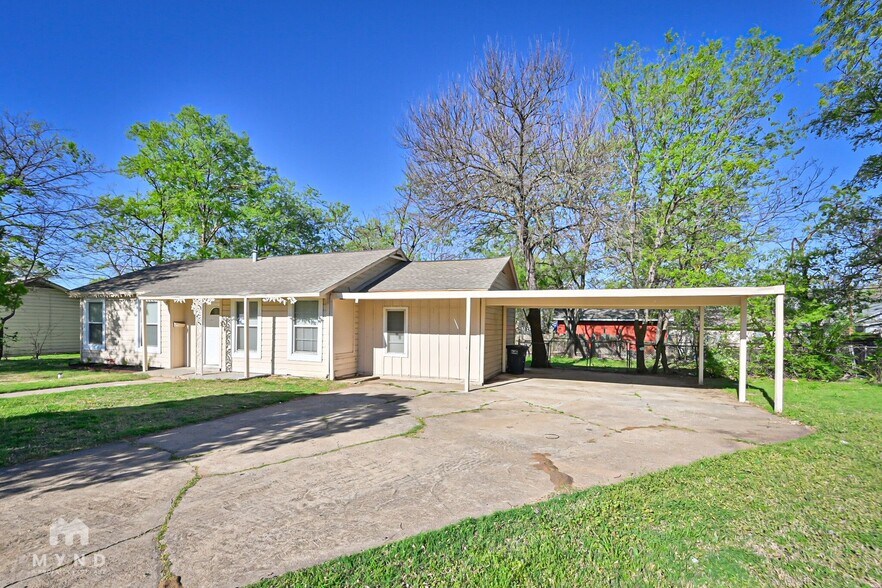 Building Photo - 404 Lanola Ct