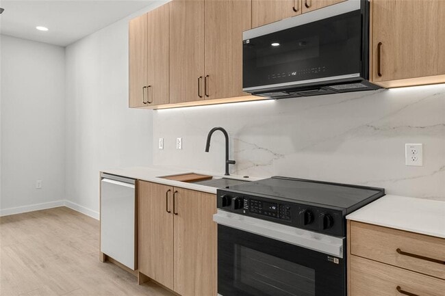 Building Photo - 630 Central Pkwy