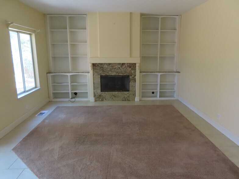 Building Photo - 3212 Bear Creek Dr