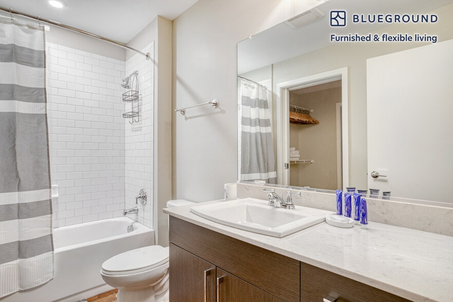 Building Photo - 1011 4th St NW