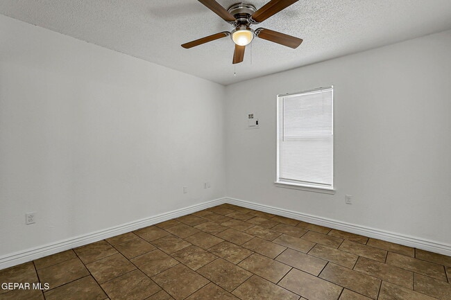 Building Photo - 287 Sunset Hills Dr