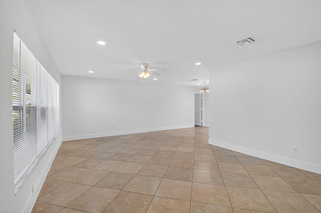 Building Photo - 22203 Aquila St