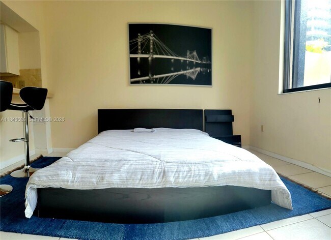 Building Photo - 540 Brickell Key Dr