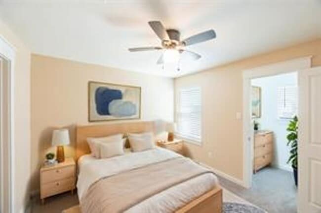 Building Photo - Spacious Condominium